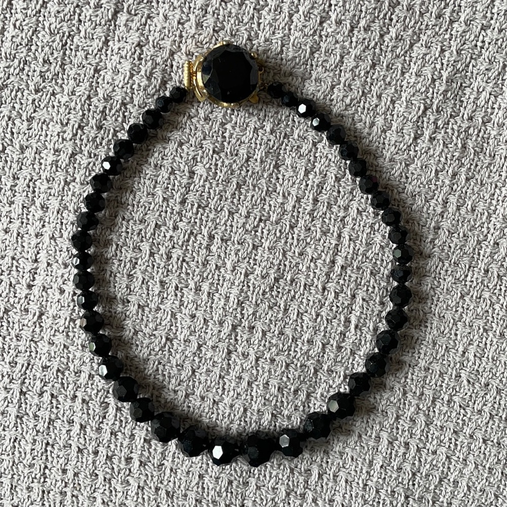 VINTAGE Black Beaded Gold Toned Clasp Necklace